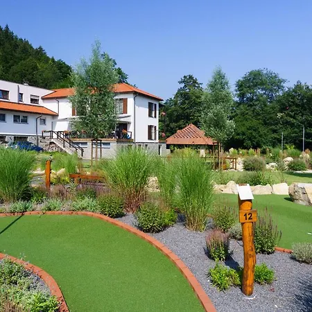 Otel A Restaurace U Vychopnu 3*
