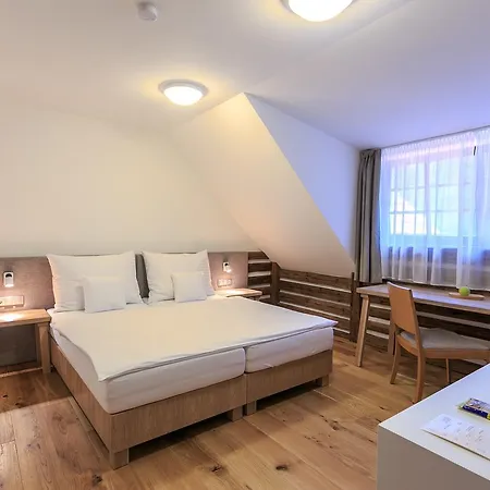 A Restaurace U Vychopnu Otel 3*